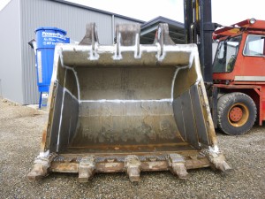 Hitachi EX2500 Bucket Rebuild